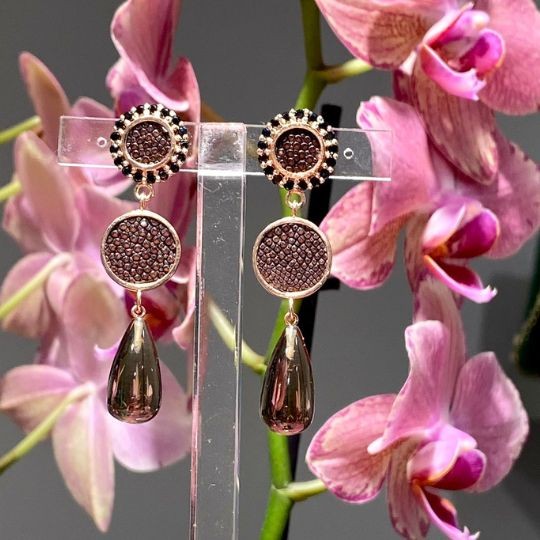 Kourtney earrings with smoky quartz and rose gold-plated stingray leather @a-cuckoo-moment