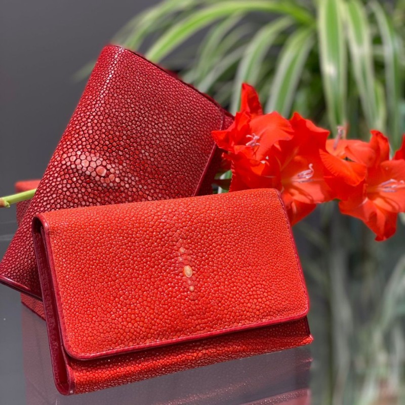 Wallet made of exclusiv stingray leather red