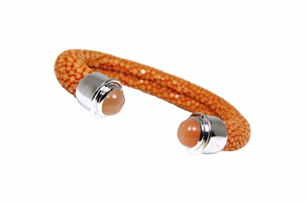 Tango bangle in stingray leather white with silver cap with brown moonstone cabochon @a-cuckoo-moment
