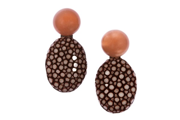 Lizzy Stingray earrings brown with peach moonstone @a-cuckoo-moment