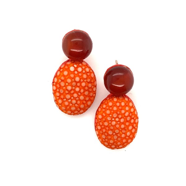 Lizzy - Earrings carnelian and stingray leather silver pins