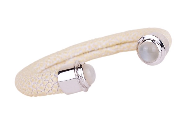 Tango bangle in stingray leather white with silver cap with white moonstone cabochon @a-cuckoo-moment